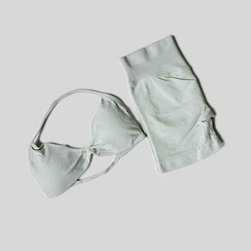 Imagen 2 del producto Conjunto de gimnasio de impacto para mujer, conjuntos de 2 piezas, camisetas sin mangas con cuello Halter, pantalones cortos sin costuras de cintura alta, traje deportivo, conjunto de entrenamiento