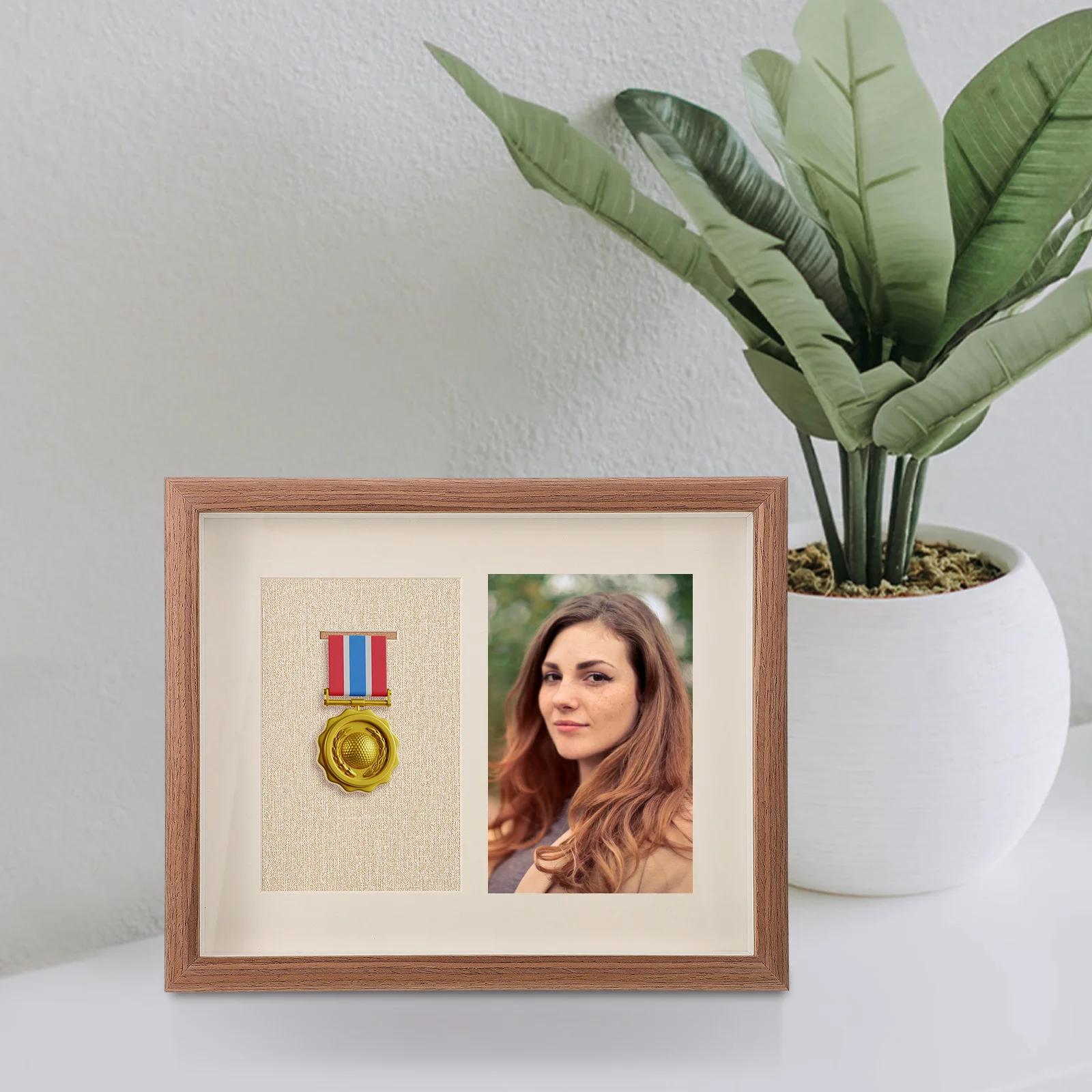 

Medal Photo Frame Match Display Badge Case Picture Creative Holder Frames Decorative Football