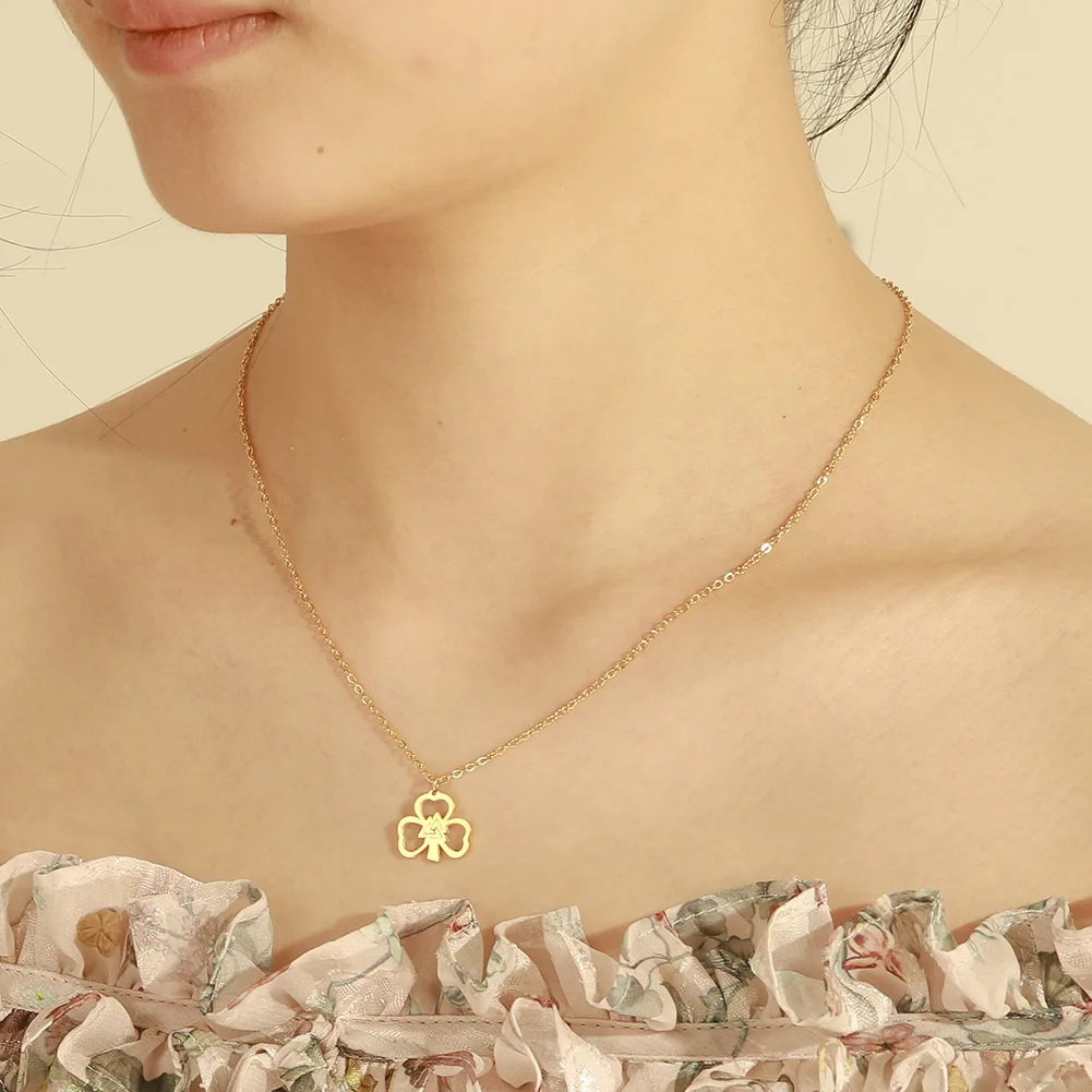 Dawapara Shamrock Lucky Necklace Three Leaf Heart Trinity Knot Irish St Patrick Symbol Charm Stainless Steel Religious Amulet