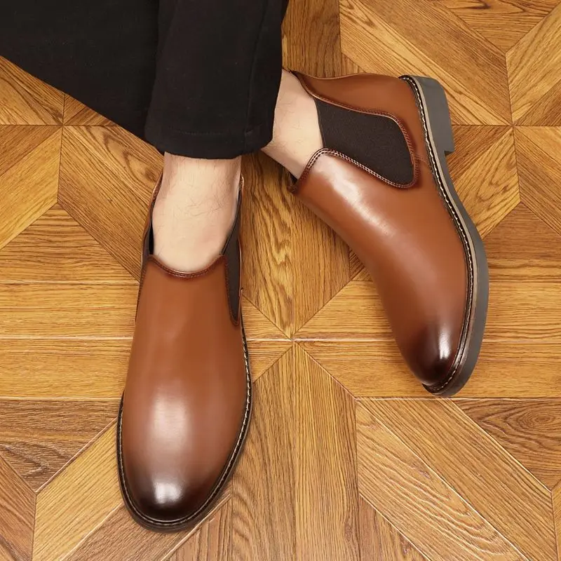 Men Chelsea Boots Pointed Toe British Retro Leather Ankle Boots Fashion Trend Korean Style Short Boots Large Size