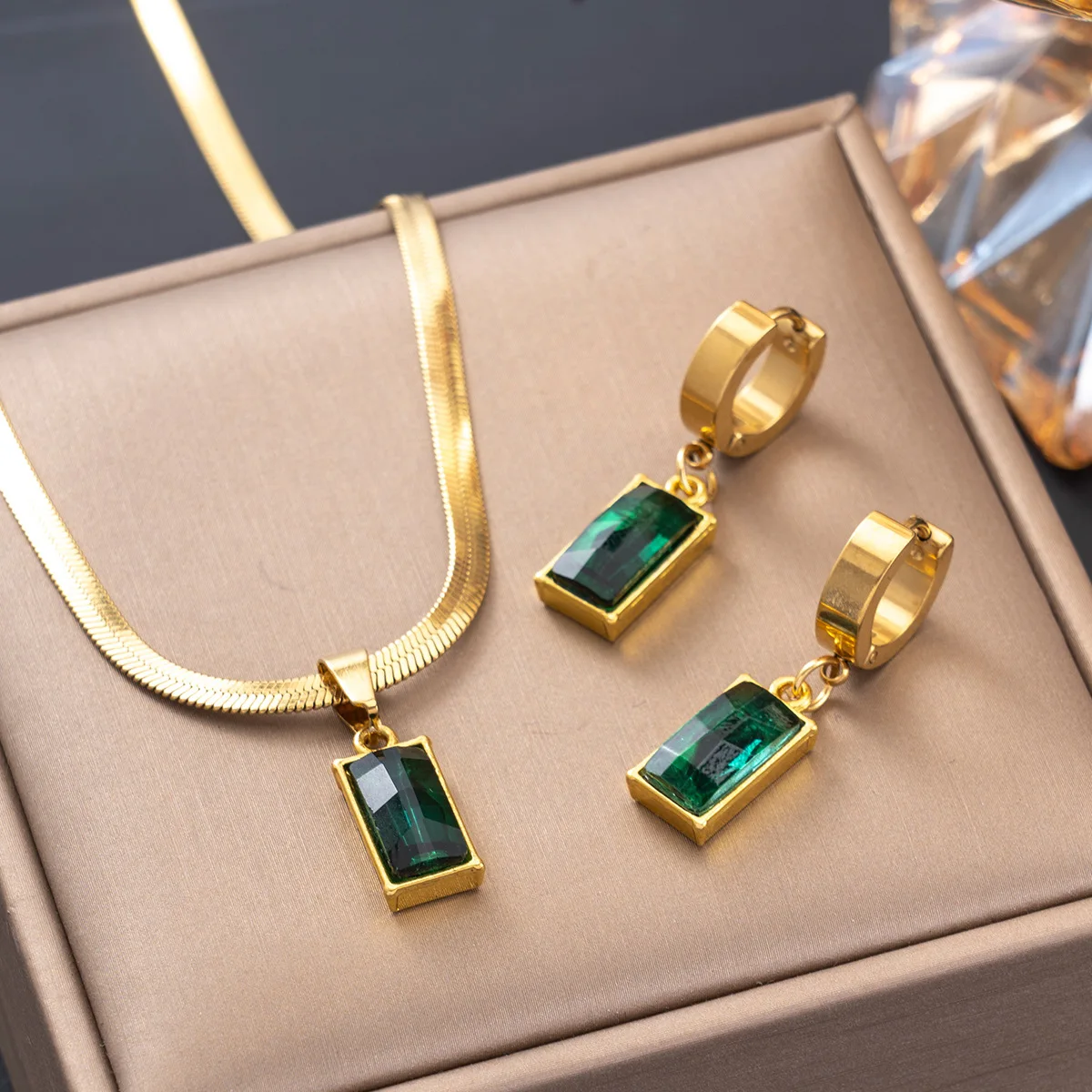 

Snake Chain Emerald Pendant Necklace Set, Titanium Steel Minimalist Jewelry, Luxury Gift for Her, Anniversary Valentine's Day