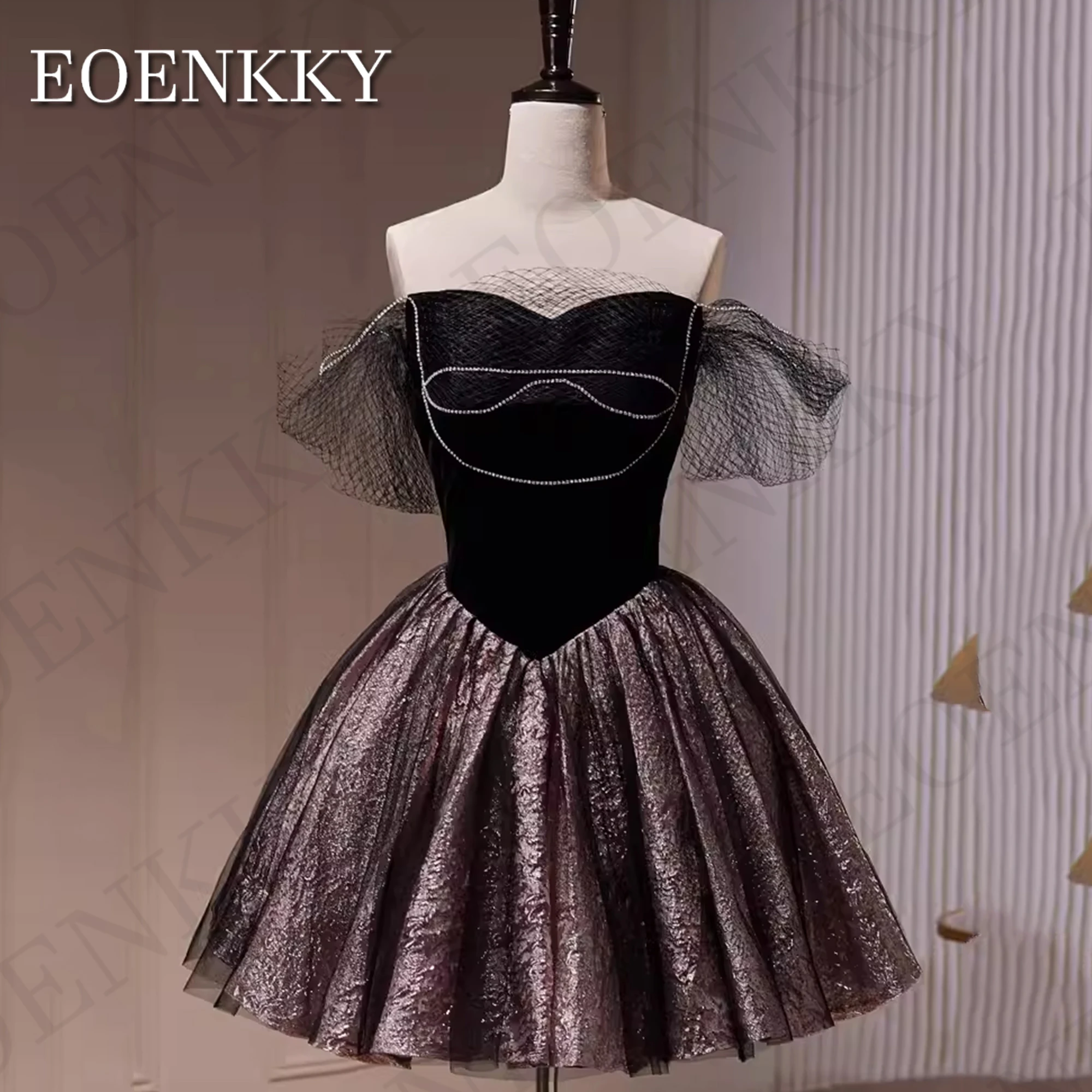 Black Mini Off Shoulder Prom Dress Modern Tulle Sweetheart Neck Short Birthday Dresses Homecoming A Line Czarna sukienka mini na ramiączkach  Nowoczesne tiulowe krótkie sukienki urodzinowe z dekoltem w serduszko  Homec