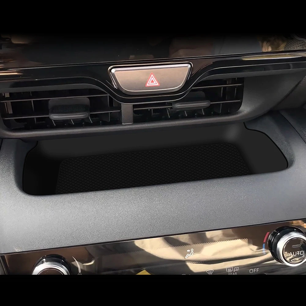 Für Toyota Yaris Cross Silikonmatte – Flexible Konsolenauflage für kabelloses Ladepad, Aufbewahrungsfach unter dem Bildschirm, Getränkehalter – Detail 5