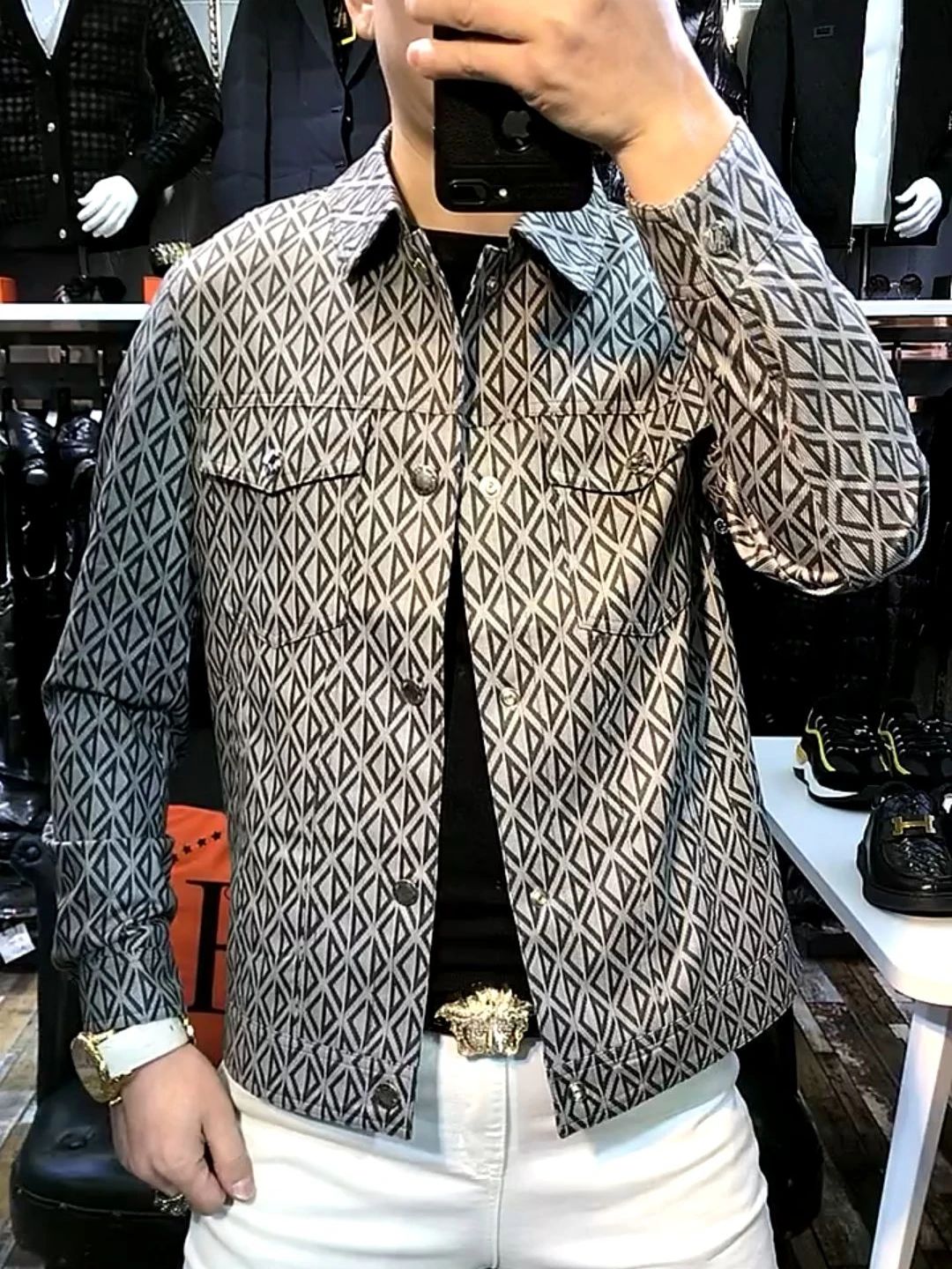 

Новая мужская куртка с цветочным принтом для ранней весны: комфортная, повседневная, универсальная, модная, премиум-класса. Весенне-осенняя верхняя одежда.