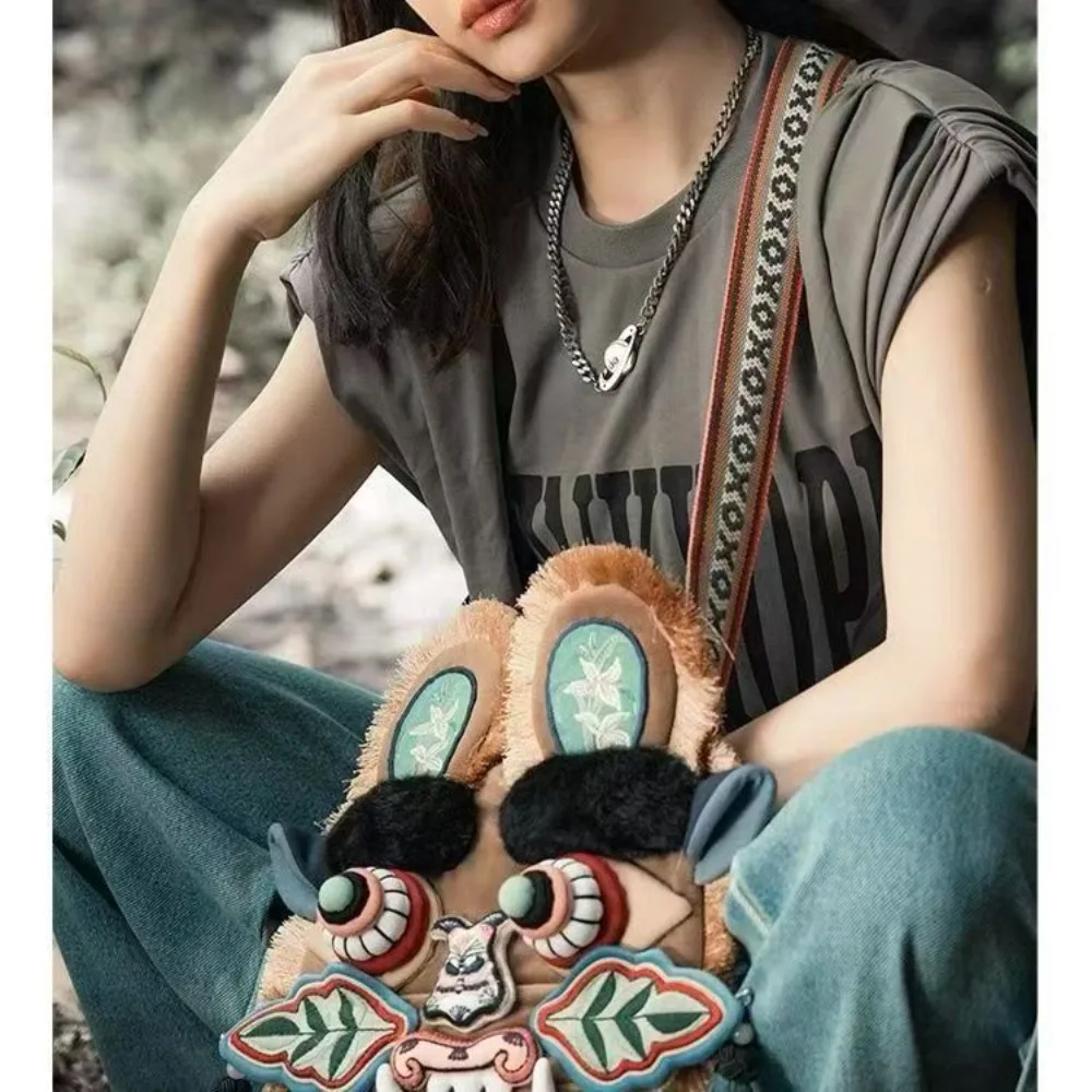 Viral Celebrity Style Handmade Embroidery Tiger Head Thick Cotton Crossbody Bag Ethnic Traditional Quirky Accessory For Ladies