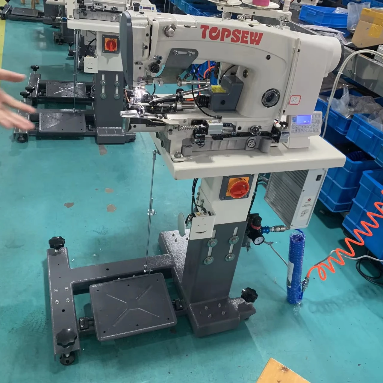 

ATV&UTVAutomatic Industrial Sewing Machine TS-63972-D4 New Condition High Quality Automatic Hemming Stitching Machine Trouser Bo