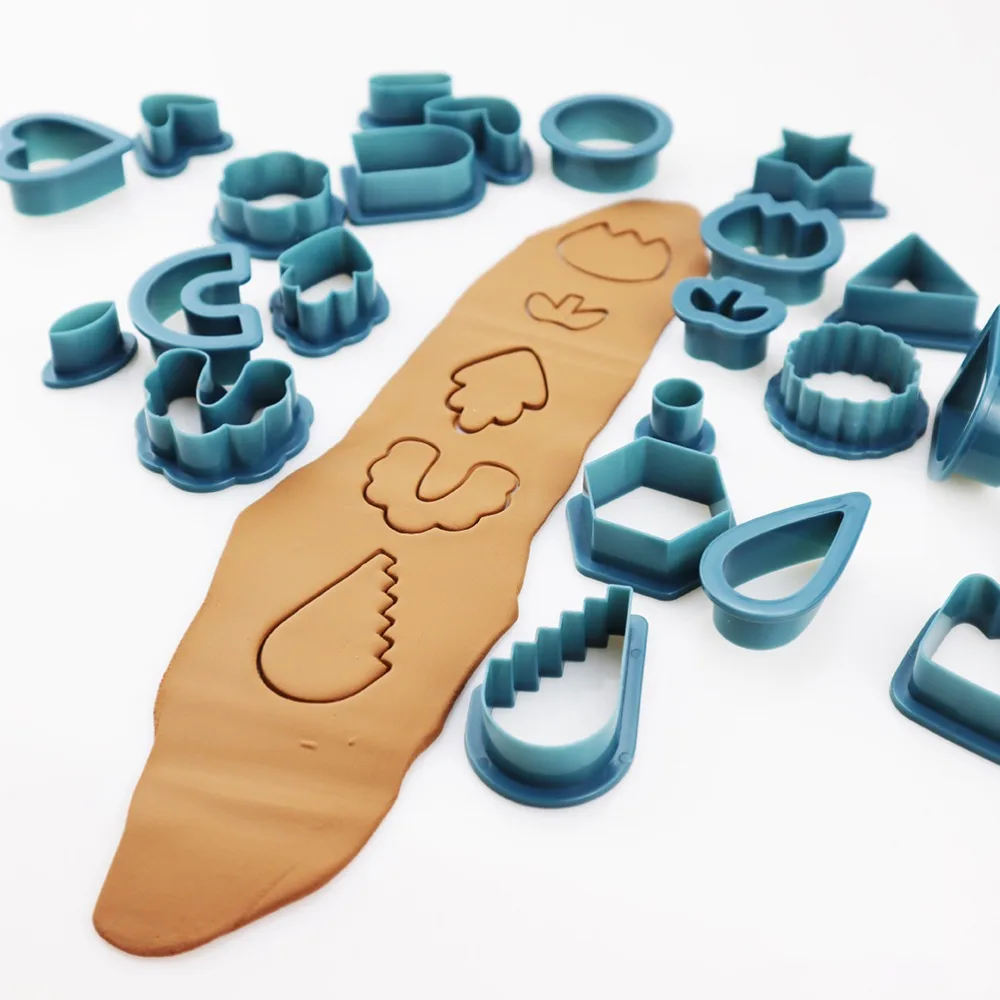 142Pcs Plastic Clay Cutter Various shape cutters Equipped with storage bag Jewelry Mold Lightweight & easy to use
