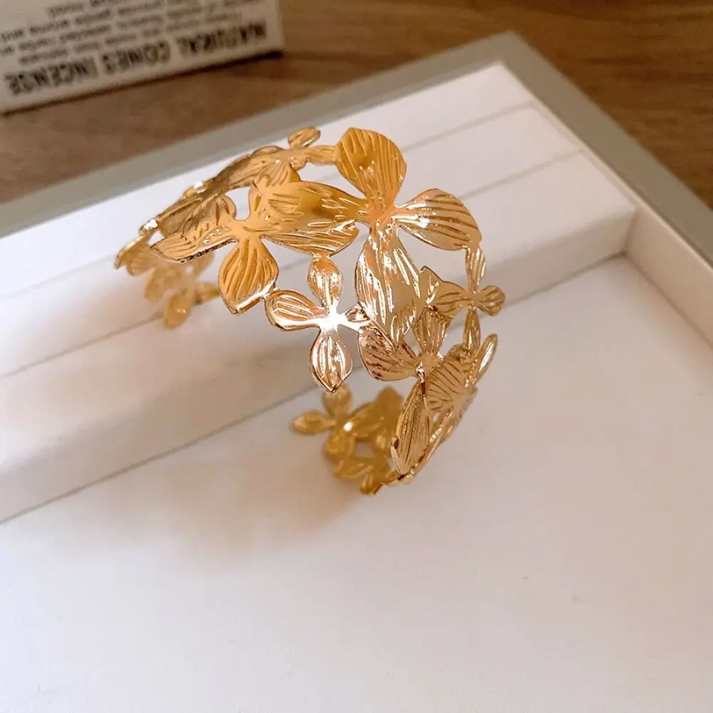 Fashion Exquisite Flower Cuff Bangle Flora Design Gold/silver Hollow Bangle Casting Technique Wide Cuff Open Bracelet Girls