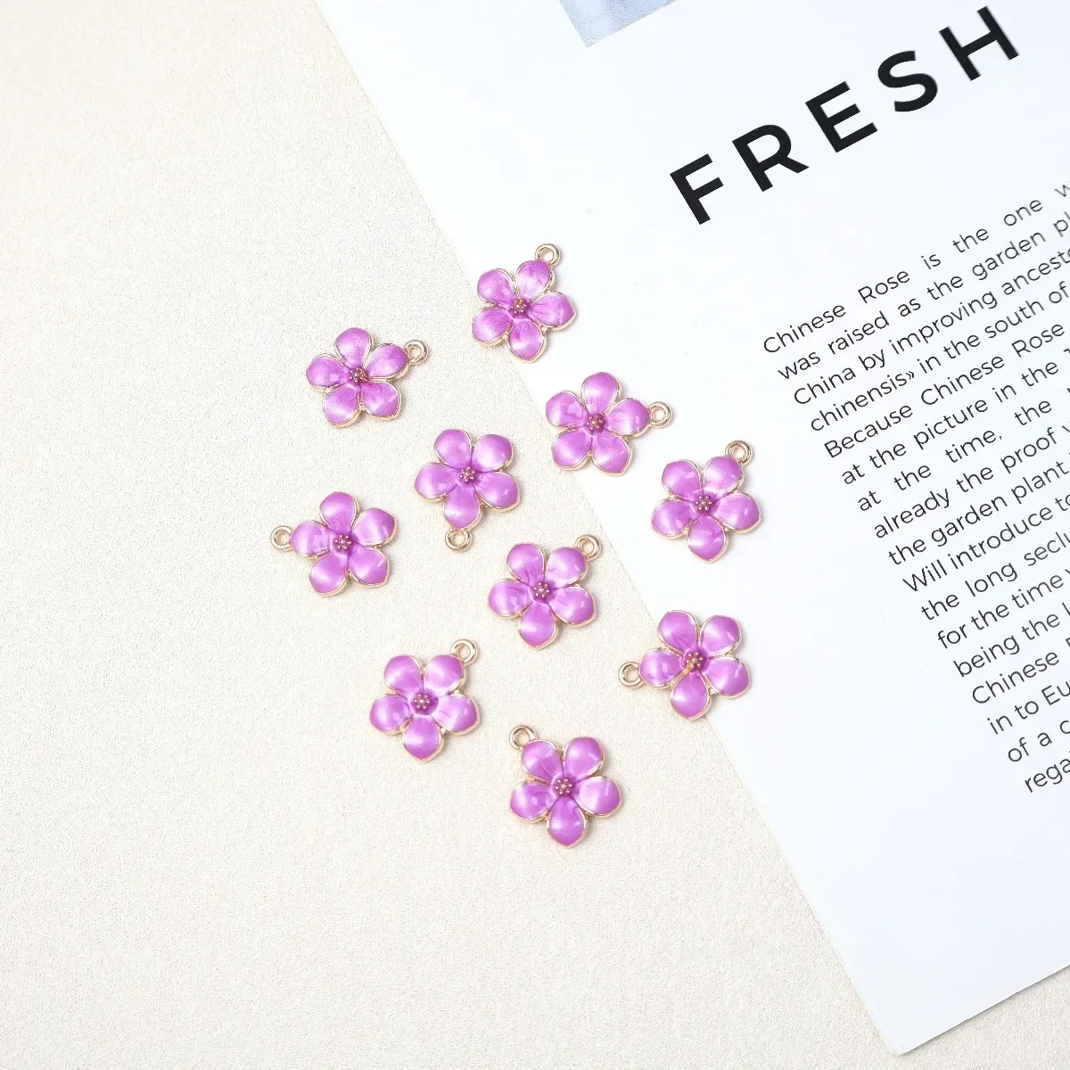 10 قطع النمط الياباني زهر الكرز سحر Kawaii المينا المعلقات DIY بها بنفسك مجوهرات إكسسوارات الشعر سلاسل المفاتيح