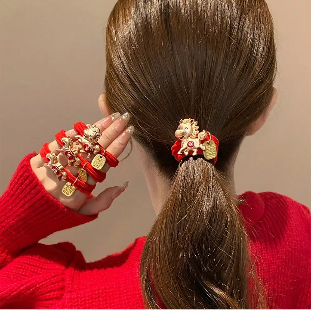 

Красная веревка Новогодняя красная веревка для волос из сплава зодиака Год лошади Кольцо для волос 2026 Китайский стиль Новогодний головной убор Весенний фестиваль