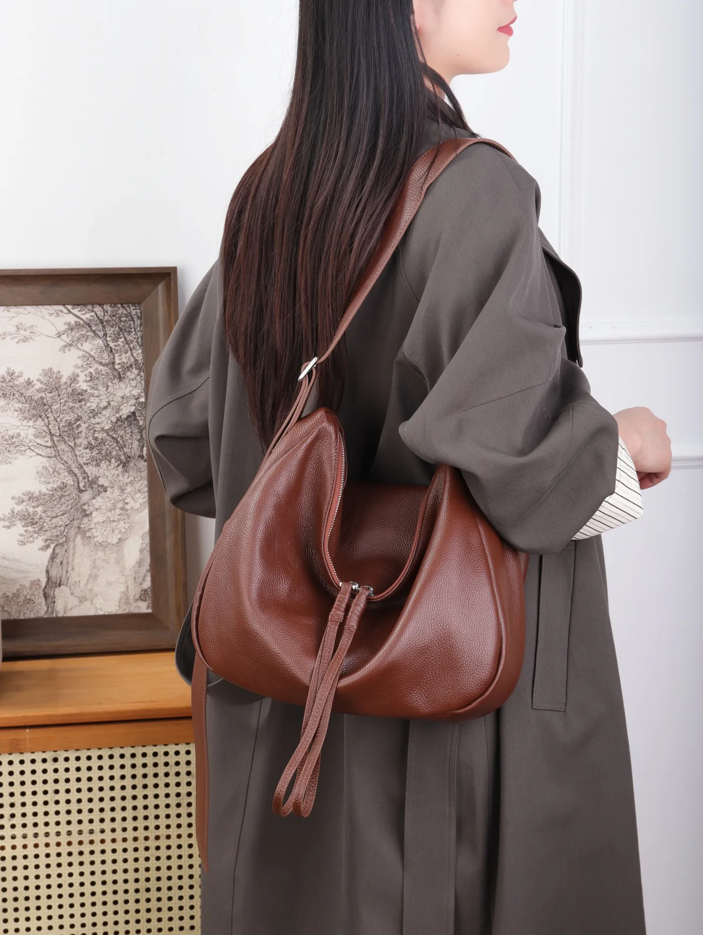 

Genuine Grade Cow Leather Women Shoulder Crossbody Large Bag Luxury Designer Brand Ladies Fashion Soft Cowhide Bag for Woman New