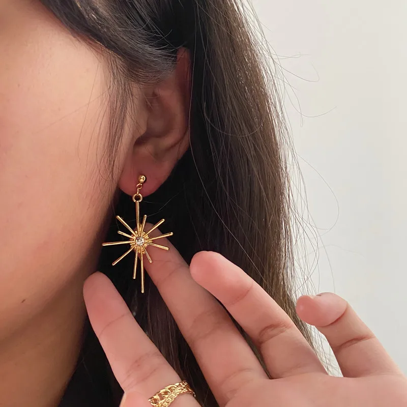 Geometric Irregular No Piercing Clip on Earrings for Women Temperament Eight Pointed Star Fashion Color Gold Earclips Jewelry