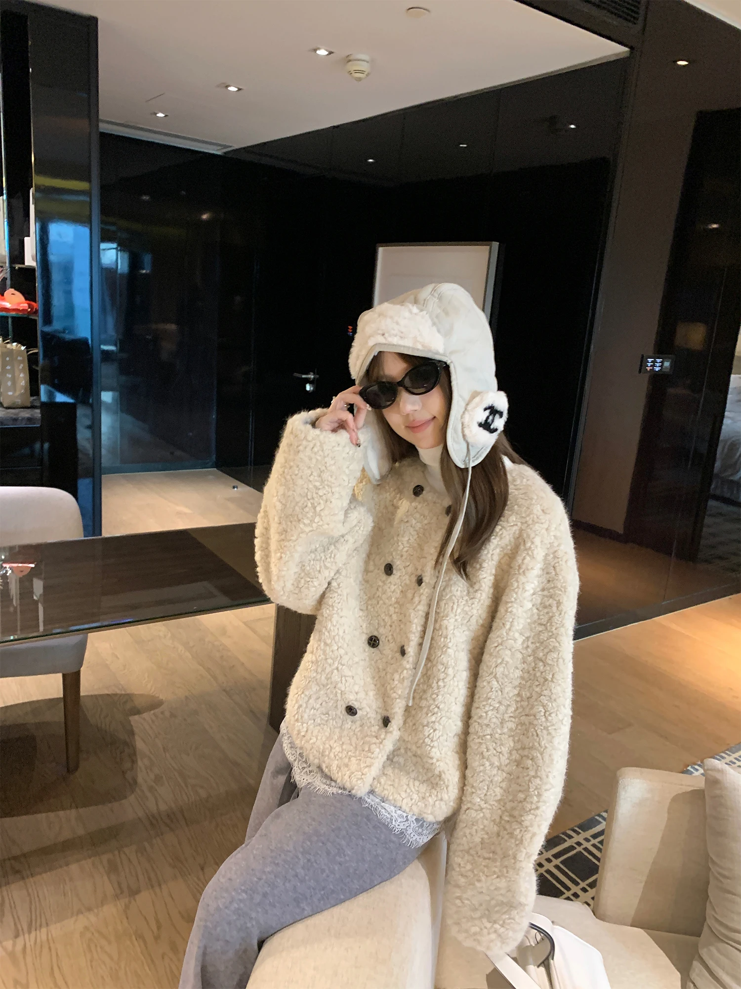 

Куртка London Revelation с двойным рядом пуговиц, из кожи и меха, свободного кроя, для женщин, теплая, на осень и зиму.