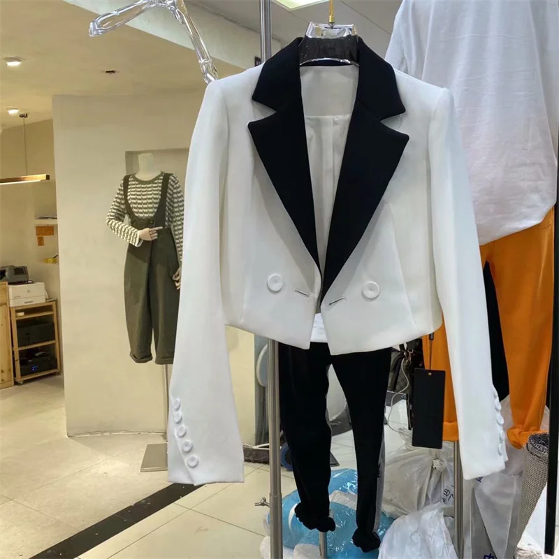 Jaqueta curta feminina, blazer feminino, top versátil, novo senso de design, cores contrastantes de nichos, elegante, roupas de primavera, 2022