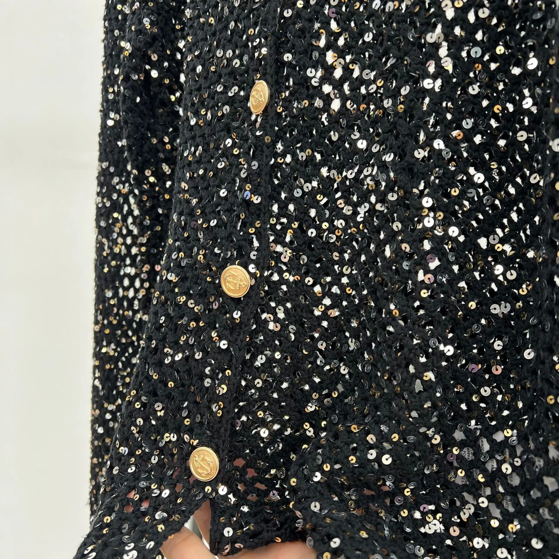 25 Cárdigan de mujer de primavera y verano con cuello en V y manga larga con cuentas de punto de seda hueca