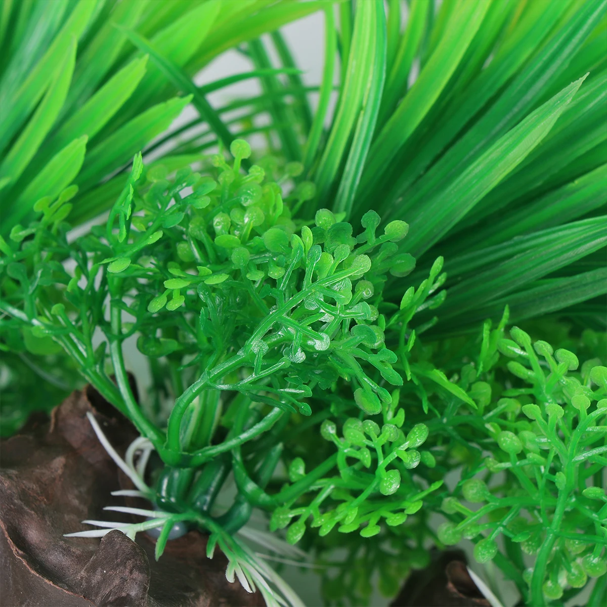 

Artificial Plant for Fish Tank Decoration Safe Plastic Material Lively Natural Scenery No Algae Problems Aquarium Plant