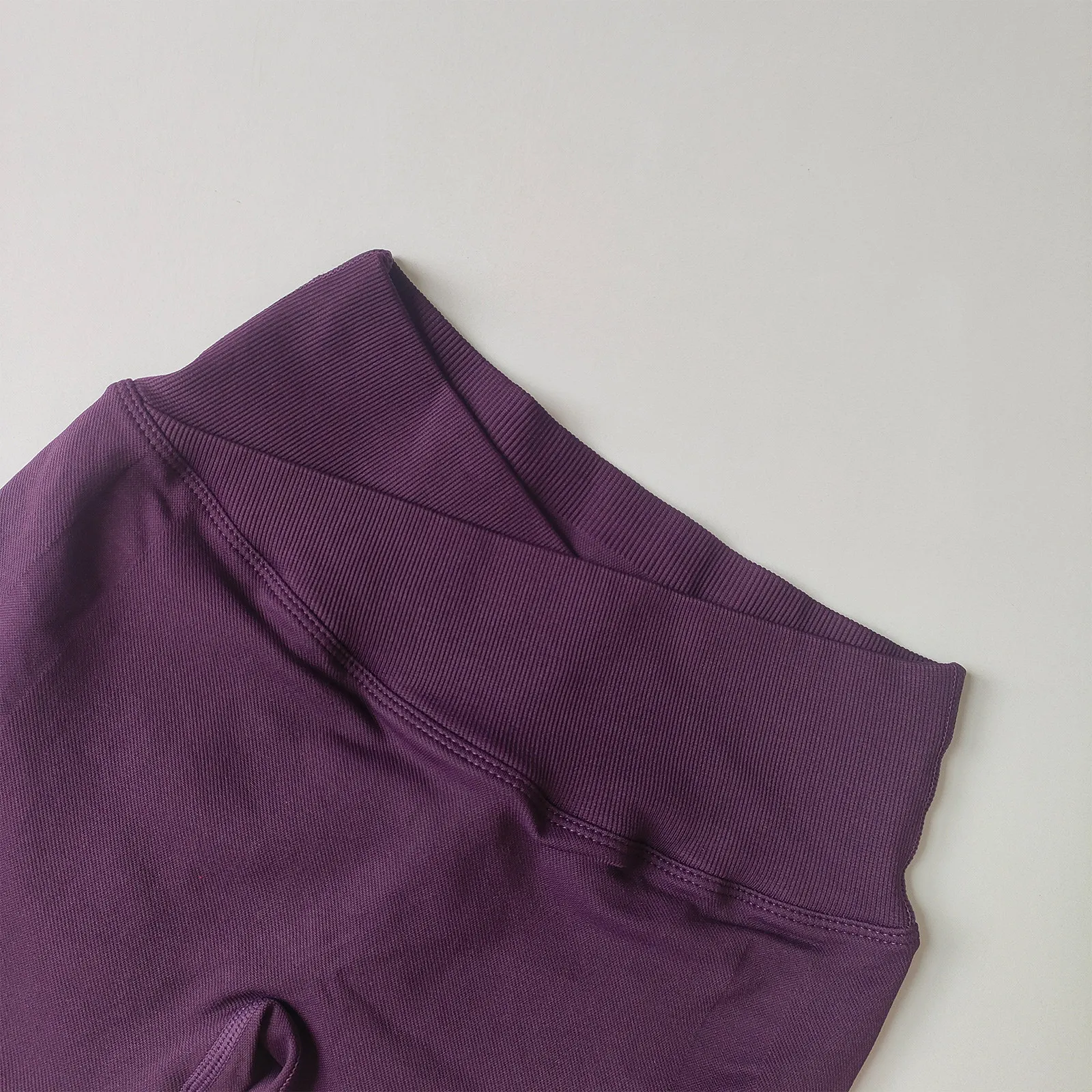 Hochgeschnittene Nahtlose Fitness-Shorts mit Drei-Punkt-Pfirsich-Po-Lifting-Effekt, Schnelltrocknend, Eng Anliegend, für Yoga und Pilates – Detail 19
