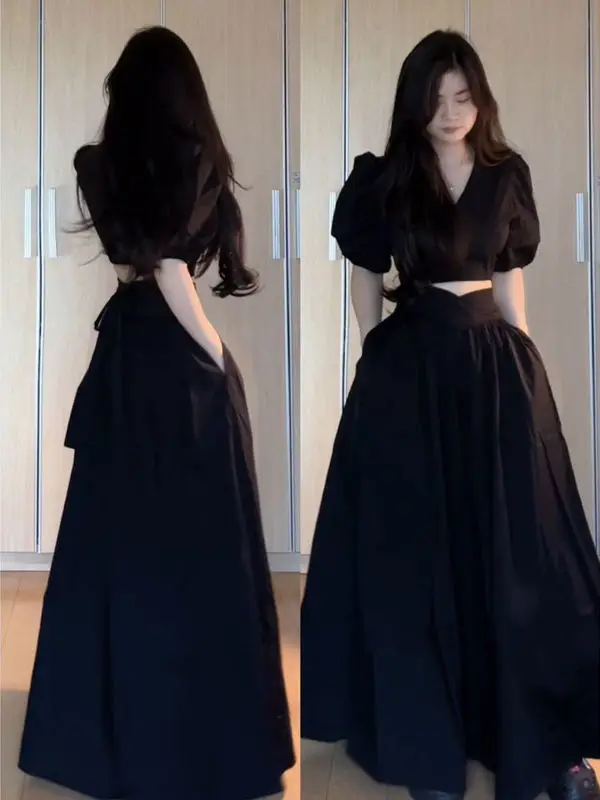 

Hepburn Style V-neck Top And Skirt Set Elegant Fashionable Summer Outfit Short Sleeve T-shirt Crew Neck Cotton Set