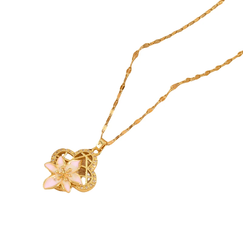 

*1 Piece Titanium Steel Chain Romantic Hollow Cloud Pink and White Gradient Flower Four-leaf Clover Pendant Necklace for Women