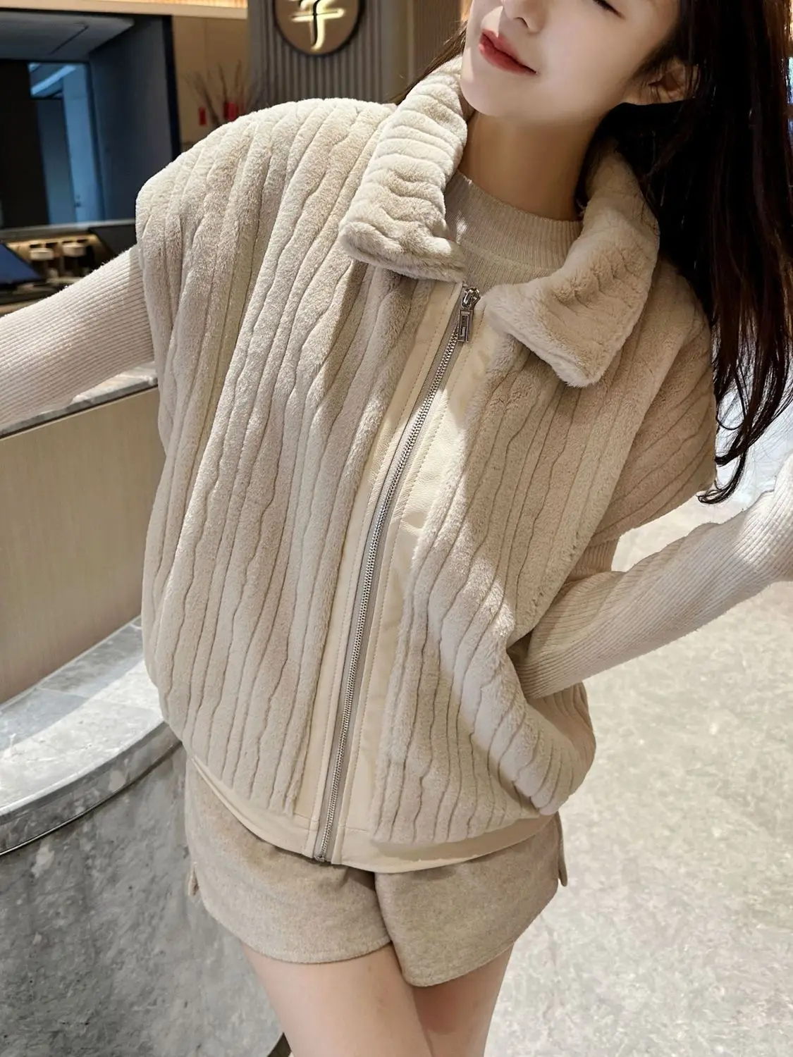 

Женский новый осенне-зимний жилет из искусственного меха норки с лацканами, высококачественный повседневный меховой жилет на молнии, куртка