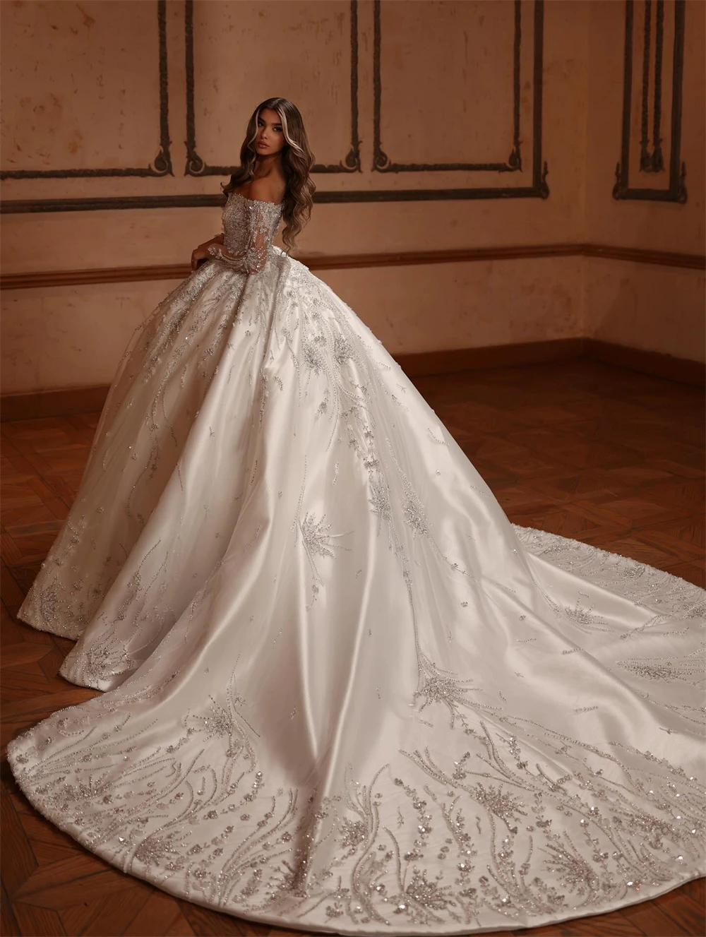 

Customized Elegant White Satin Wedding Dress Formal Boat Neck Long Sleeves Robe de mariée Soft A-Line Chapel Train Bridal Gowns