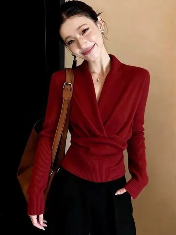 

Elegant Red V-Neck Knitwear Women's Loose Fit Shoulder Length Long Sleeve Top for Early Spring plus Size Fashionable Waist-Ci...