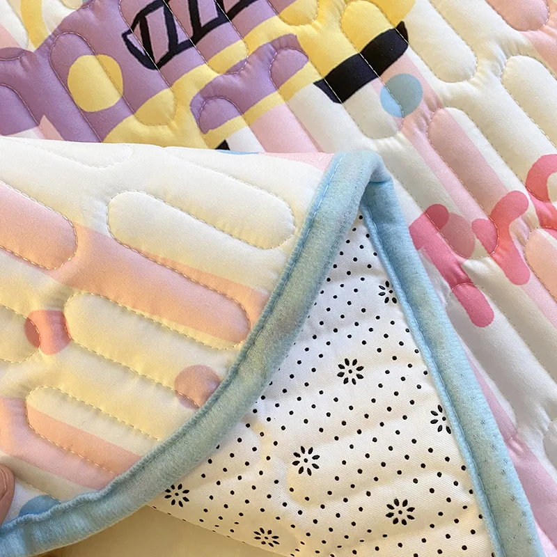 Waterproof Period Pad Mat Small Mattress Absorbent Pad Non-Slip Mat Machine Washable Urine Barrier Mat for Dormitory Use
