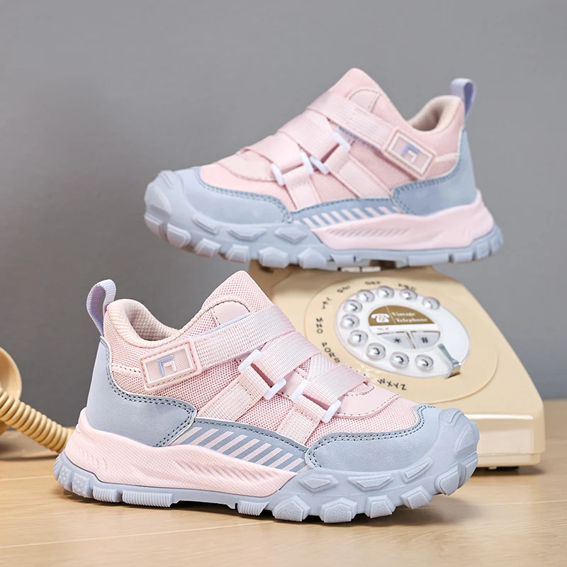 

A pair of children's four-season mesh sports shoes with wrapping, supporting, and corrective functions, sizes 27-37，TNM-818