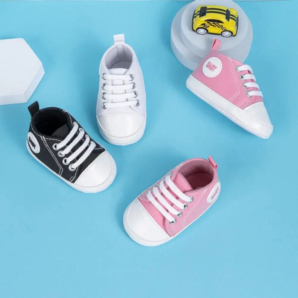 Einfarbige neue Schnürschuhe aus Segeltuch High-Top-Freizeit schuhe Baby Jungen Mädchen vier Jahreszeiten atmungsaktive rutsch feste Kleinkinds chuhe