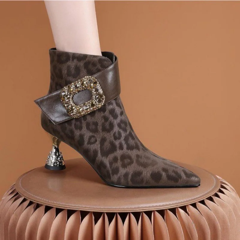 

New Women's Soft Leopard Print Suede Ankle Boots for Autumn/Winter - Pointed Toe Crystal Buckle Decor Commuter Ankle Boots