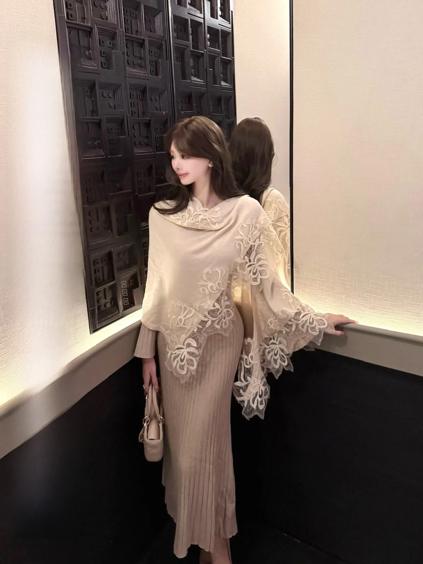 

Romantic Estate Design Lace Woolen awl Knitted Sweater Women's Faion Autumn 2025 New Arrival Open Cardigan Sle