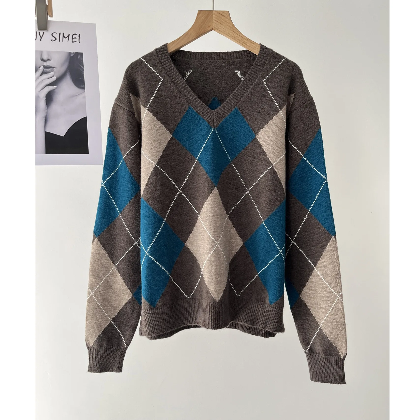 

Women's College Rhombus Plaid Vintage V-Neck Knitted Sweater 16a-1445