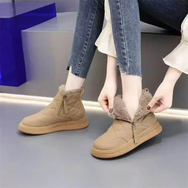 Damen Winter Plüschgefütterte Schneestiefel Rautenmuster Gestepptes Obermaterial Seitenreißverschluss Dicke Sohle Warme Rutschfeste Kurze Knöchelhohe Baumwollschuhe – Detail 9