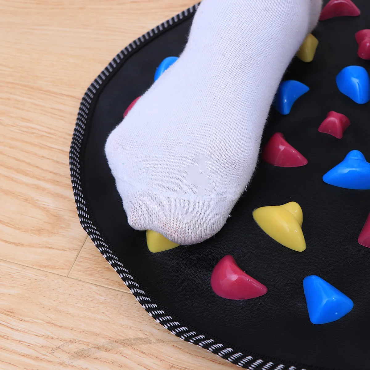 

Stone Foot Massage Mat Round Pain Relief Acupressure Walking Pad Stimulates Blood Flow Durable Silicone Massage Tool For