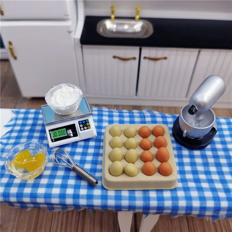 1:12 Miniature di case delle bambole Articoli Mini modello di miscelatore per vassoi per uova da cucina per accessori per la decorazione di mobili da cucina per case delle bambole