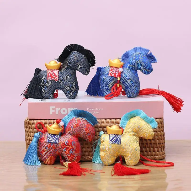 

Новогодний талисман в китайском стиле, тканевая кисточка, кукла-лошадь, кулон, украшение для рюкзака, подарки