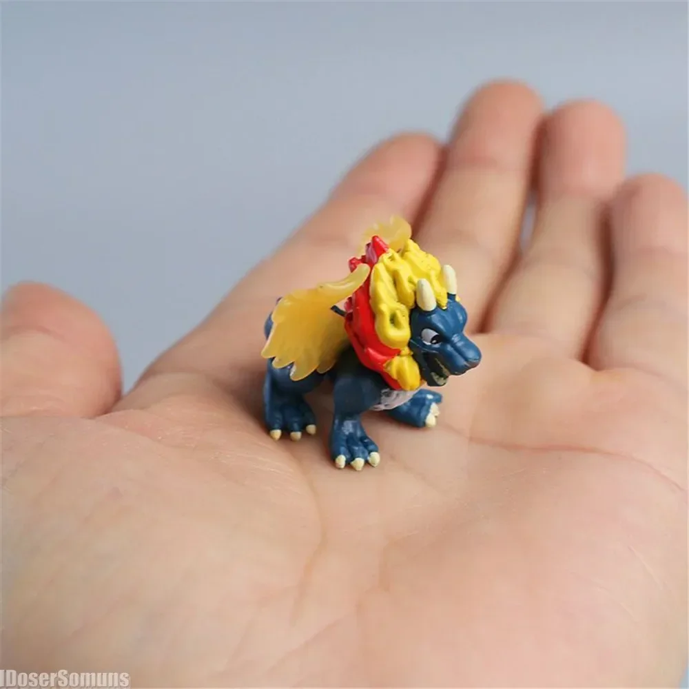 Małe ozdoby Miniaturowe modele Lalki Różne dinozaury Małe luksusowe latające zwierzęta Kreskówka Anime Nowoczesne dekoracje