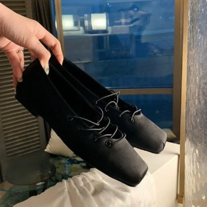 ブルーシルクバレエシューズ レディース メリージェーン クロスボディストラップ 秋2025スタイル レザーバージョン ローヒール シングルシューズ