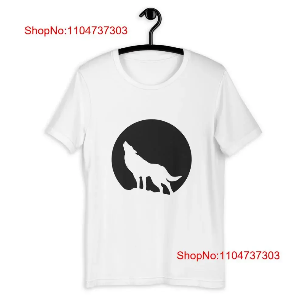 

Черная футболка Wolf Moon Howl, винтажная стираная дышащая графика. Удобная дизайнерская одежда. Растянутая повседневная слегка унисекс.