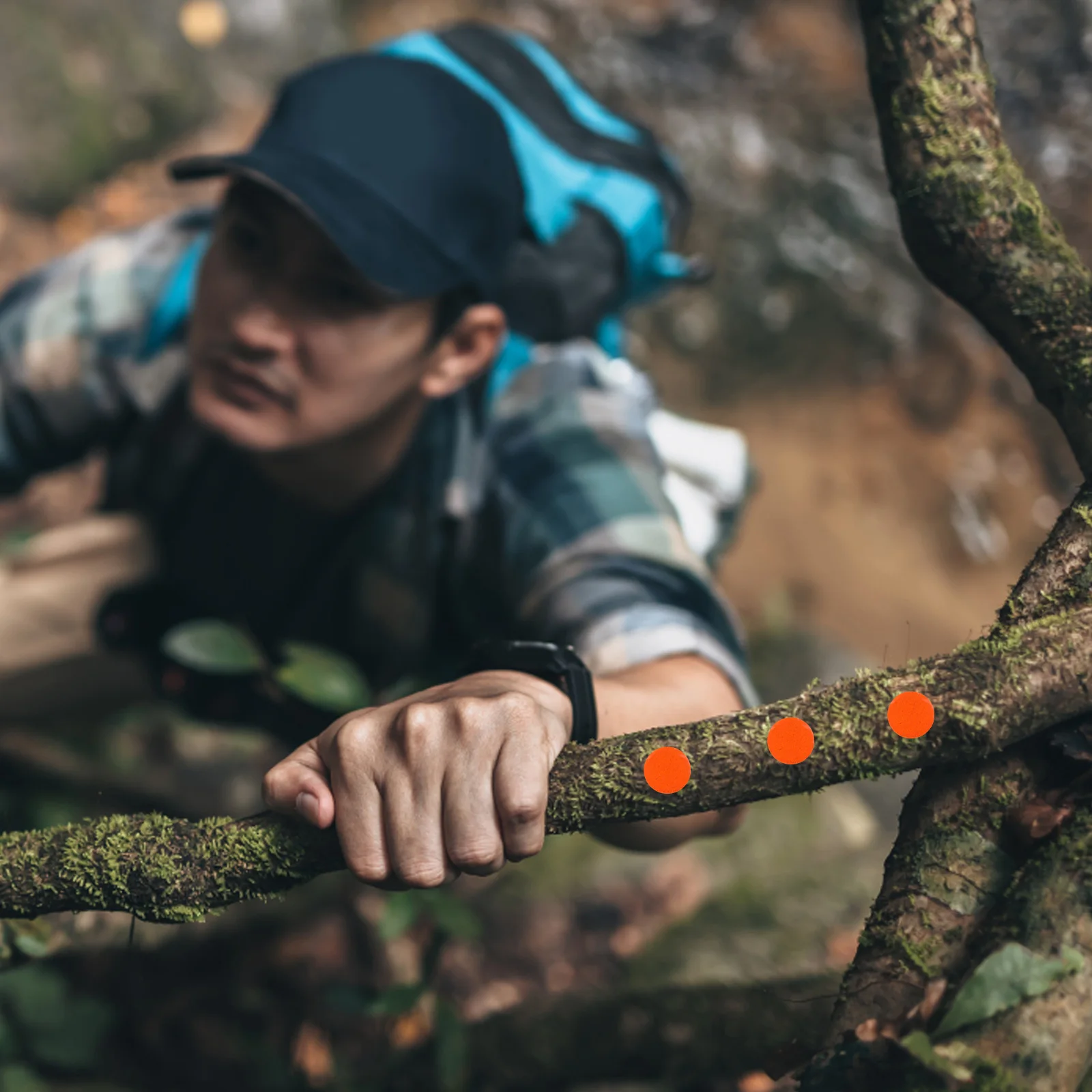 

50pcs Reflective Thumbtacks Night Pin Marker Durable Glow Visibility Camping Hiking Markers Outdoor