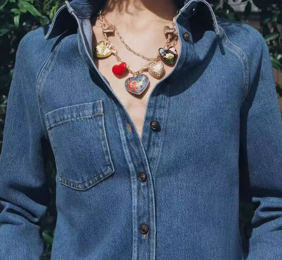 Europe and the United States big-name luxury design sense painting oil love multilayer necklace.
