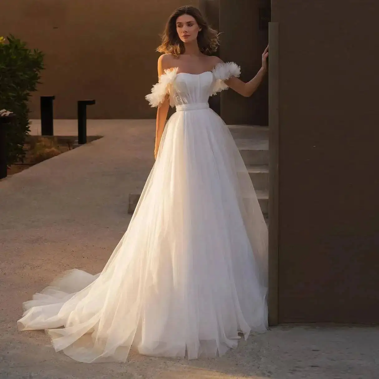 

Princess White Off The Shoulder Wedding Dress Long Ruffles Sleeves Garden Appliques Bridal Robe De Mariage Ball Gowns Plus Size