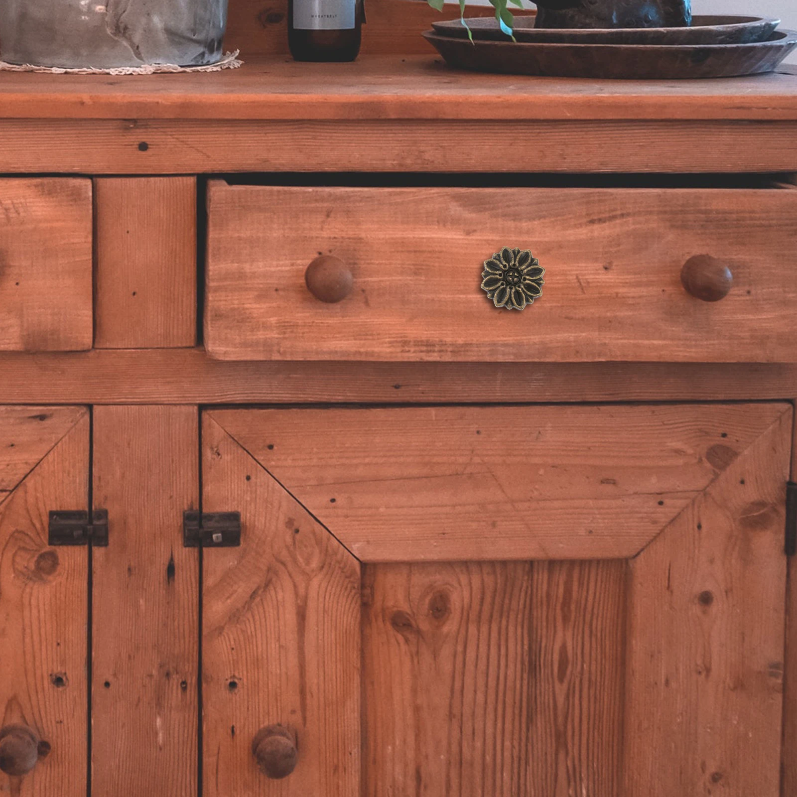 

20Pcs Vintage Wooden Box Patch Decorative Zinc Alloy Applique Carved Plum Blossom Retro Design Box Decor Home Furnishing