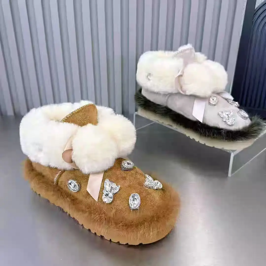 

Luxurious water diamond thickened fur one-piece snow boots, large-sized comfortable lace-up women's cotton shoes 35-40