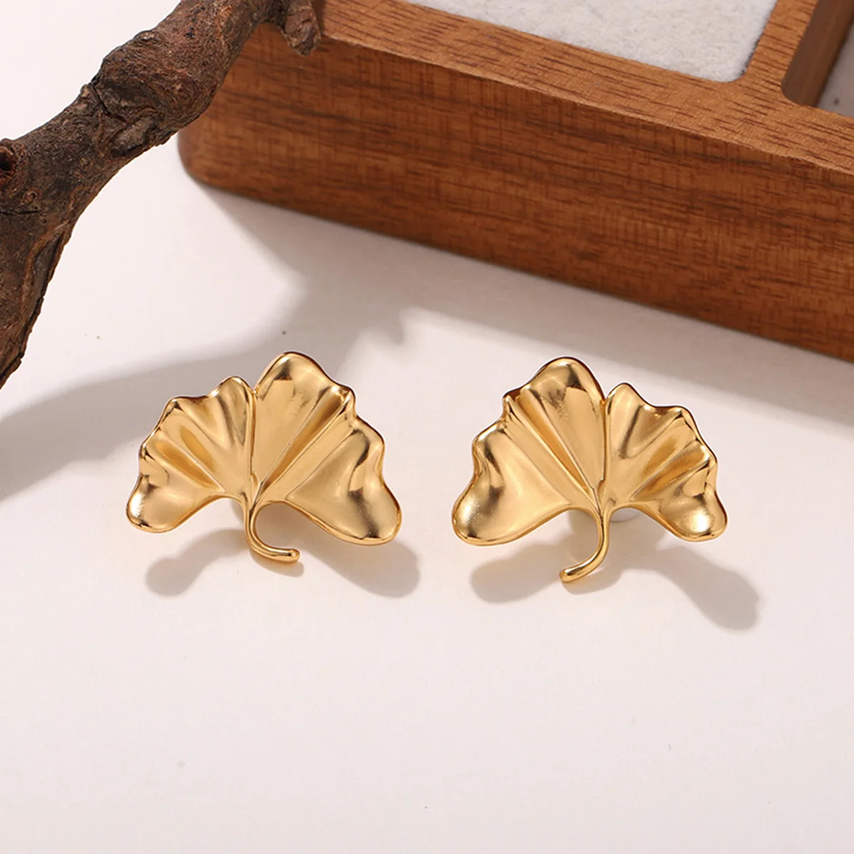 أقراط أنيقة على شكل أوراق الجنكة بيلوبا - تصميم عتيق مطلي بالذهب عيار 18 قيراط عنصر طبيعي لعيد الميلاد اليومي وعطلة الأذن #5