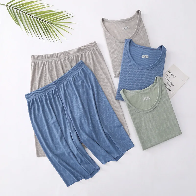 

Summer Men's Ice Silk Pajama Set Printed Short-sleeved Capri Pants Home Wear Set Is Comfortable and Can Be Worn Outside Pajamas