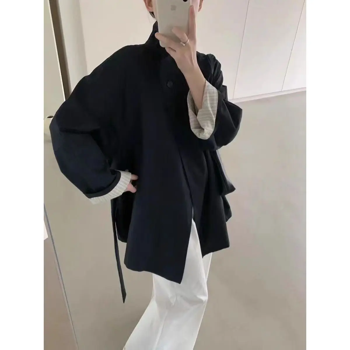 レディース 2025 秋 ベルト付き クロップドトレンチコート 韓国風 ルーズフィット ウエストタイ オーバーサイズ ラペル トレンド アウターウェア