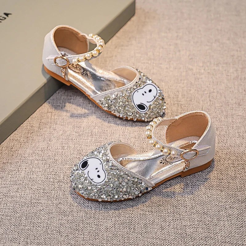 

Snoopy/летние весенне-осенние сандалии для девочек, туфли-лодочки на низком каблуке, пляжная обувь принцессы с блестками, танцевальная обувь Baotou на плоской подошве, обувь для малышей