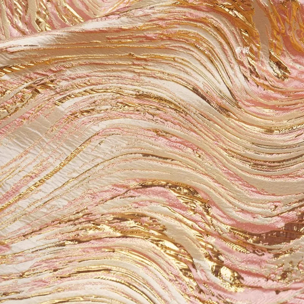 

Волновое рельефное золотое проволочное жаккардовое полотно для китайского стиля, волнистая линия, ткани для одежды, шитье своими руками на метр, материал, ткань