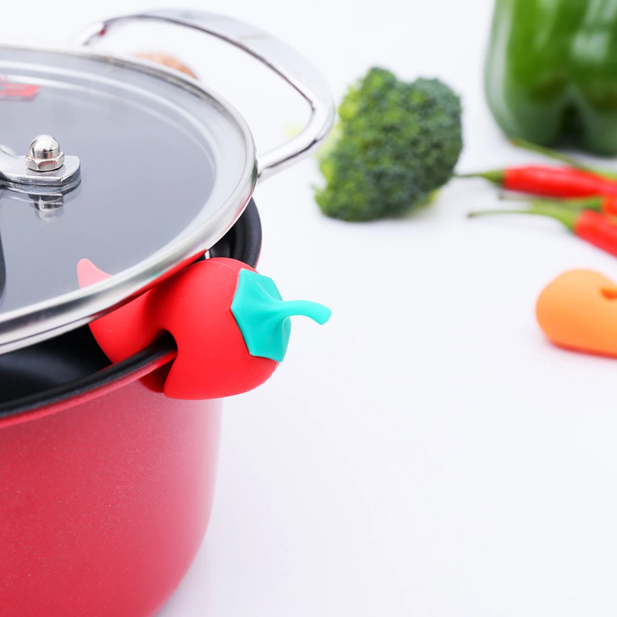 

Creative and cute chili shaped pot lid raised silicone anti overflow device, practical and fun kitchen tool